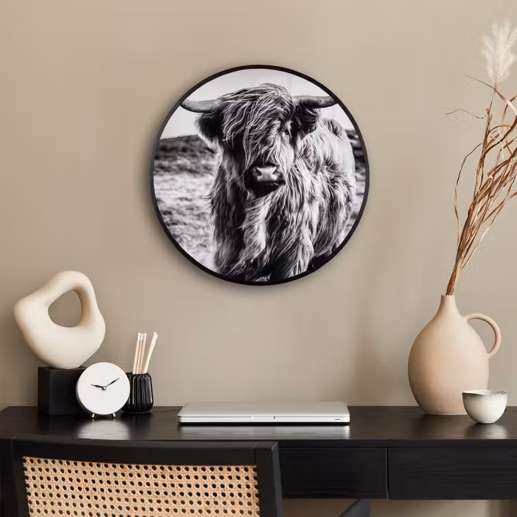 Schotse hooglander - Natuur - Koe - Zwart - Wit Fotolijst rond zonder passe partout klein -sfeer1