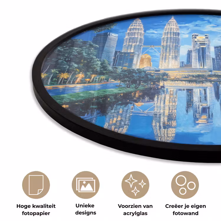 Stad Kuala Lumpur - Skyline - Wolkenkrabbers - Water Fotolijst rond zonder passe partout klein -closeup_NL