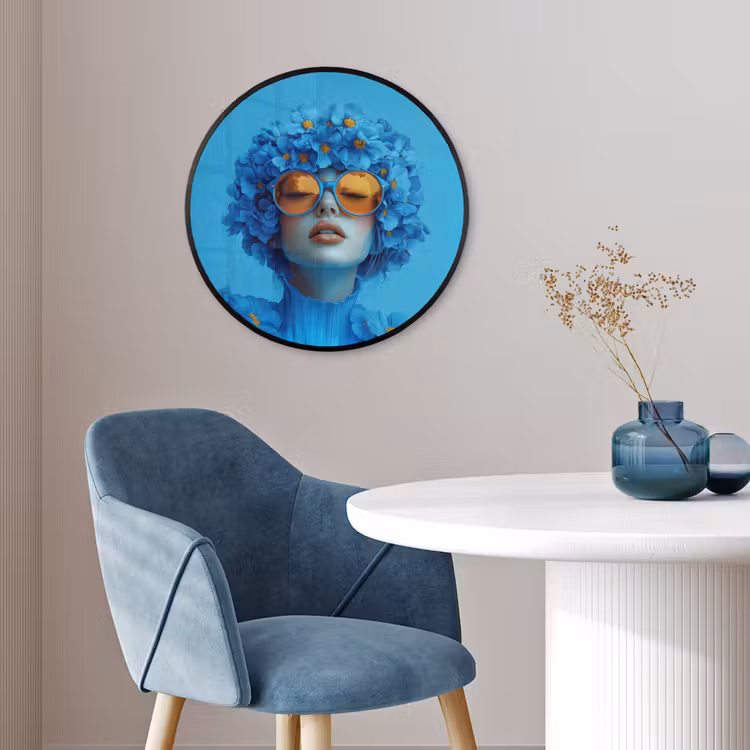 Vrouw - Bloem - Blauw - Modern - Bril - Portret Fotolijst rond zonder passe partout klein -sfeer2