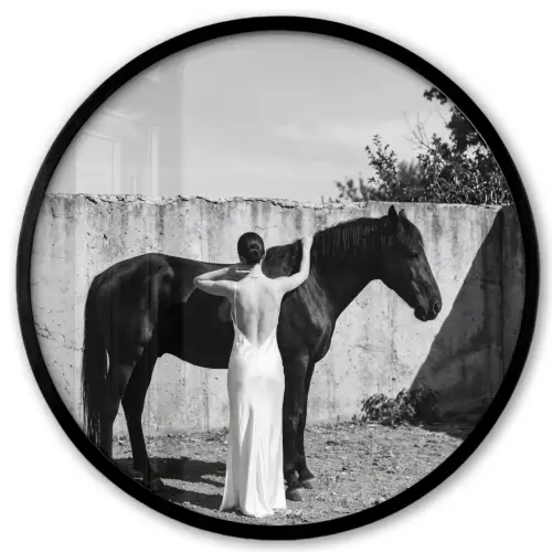 Vrouw - Paard - Artistiek Fotolijst rond zonder passe partout klein -3d