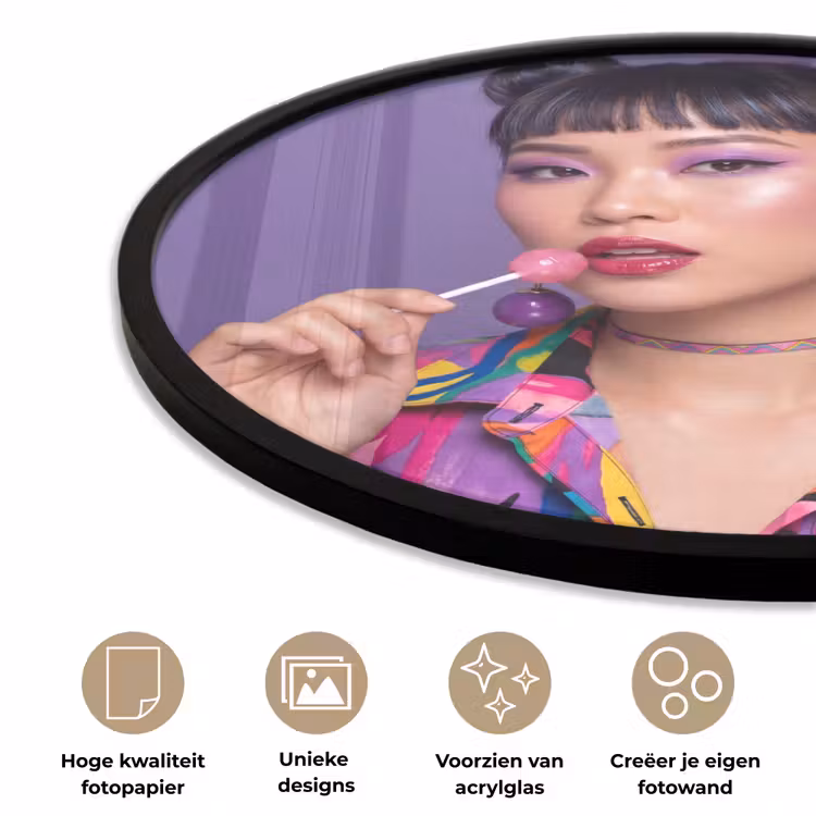 Vrouw - Portret - Make-up - Paars - Levendig Fotolijst rond zonder passe partout klein -closeup_NL