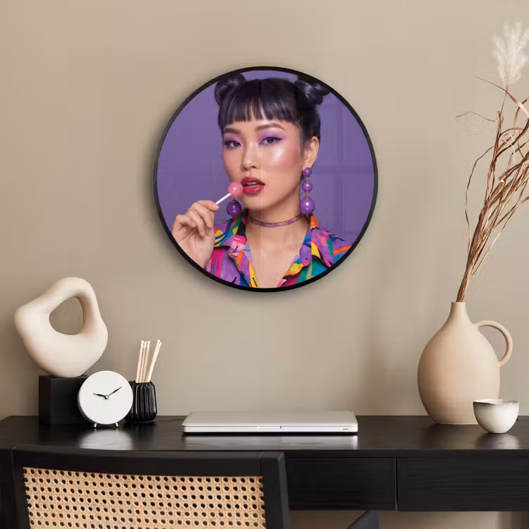 Vrouw - Portret - Make-up - Paars - Levendig Fotolijst rond zonder passe partout klein -sfeer1