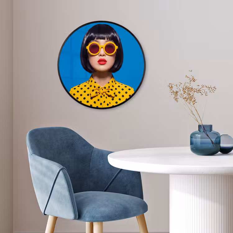 Vrouw - Zonnebril - Pop Art - Portret - Geel Fotolijst rond zonder passe partout klein -sfeer2