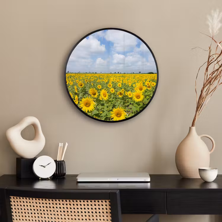 Zonnebloemen - Bloemen - Wolken - Natuur - Geel - Landschap Fotolijst rond zonder passe partout klein -sfeer1