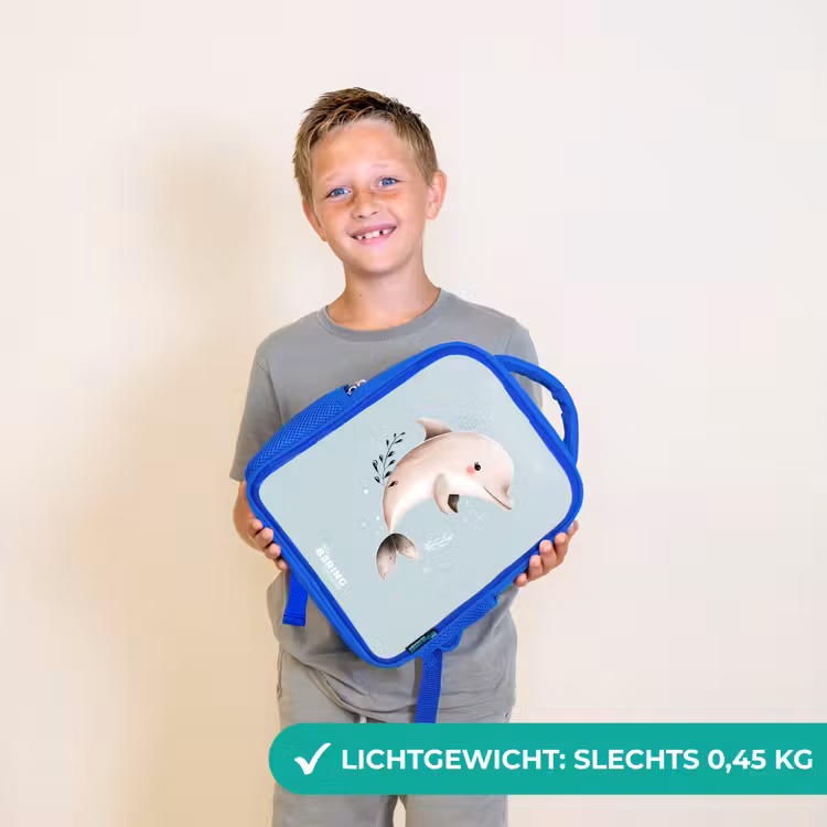 Beige dolfijn in blauw water Kinderrugzak - Blauw middel -sfeer1_NL