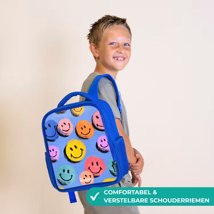 Een speels en kunstzinnig patroon van kleurrijke smileys Kinderrugzak - Blauw middel -sfeer3_NL