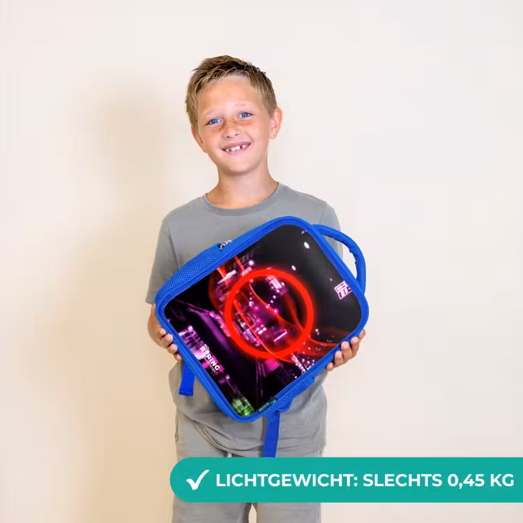 Felrode cirkel boven een neonverlichte stad Kinderrugzak - Blauw middel -sfeer1_NL
