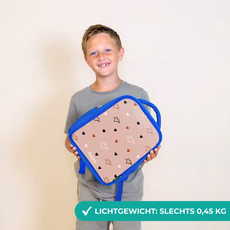 Hartjes met pijlen in zwart, wit en roze Kinderrugzak - Blauw middel -sfeer1_NL