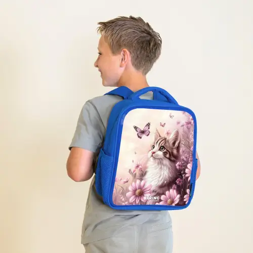 Kat - Paars - Vlinders - Bloemen Kinderrugzak - Blauw middel -sfeer2