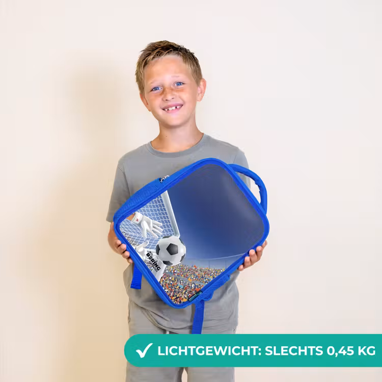 Keeper die een voetbal tegenhoud Kinderrugzak - Blauw middel -sfeer1_NL