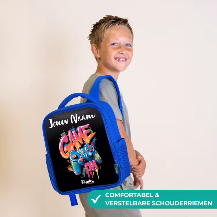 Controller - Game - Graffiti - Tekst Kinderrugzak - Blauw middel -sfeer3_NL