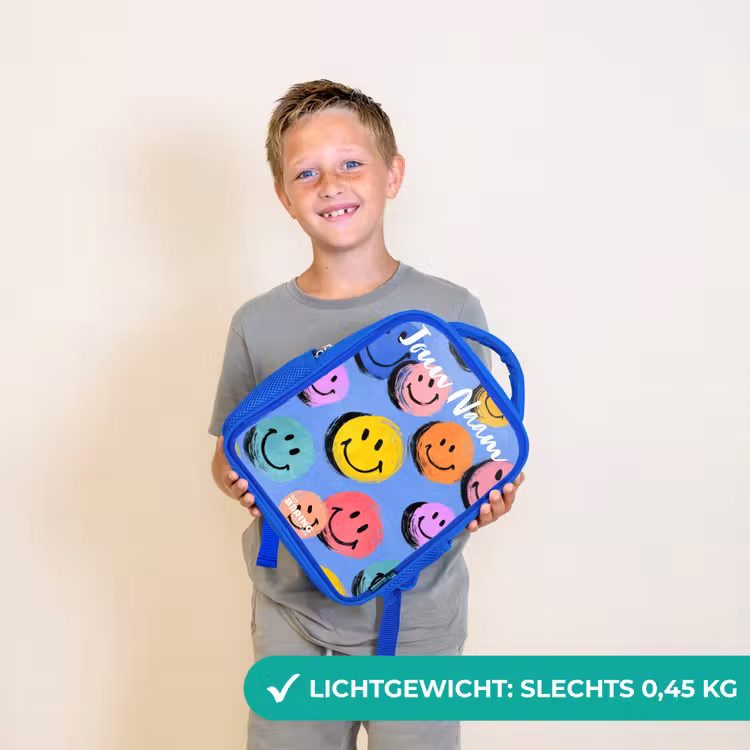 Een speels en kunstzinnig patroon van kleurrijke smileys Kinderrugzak - Blauw middel -sfeer1_NL
