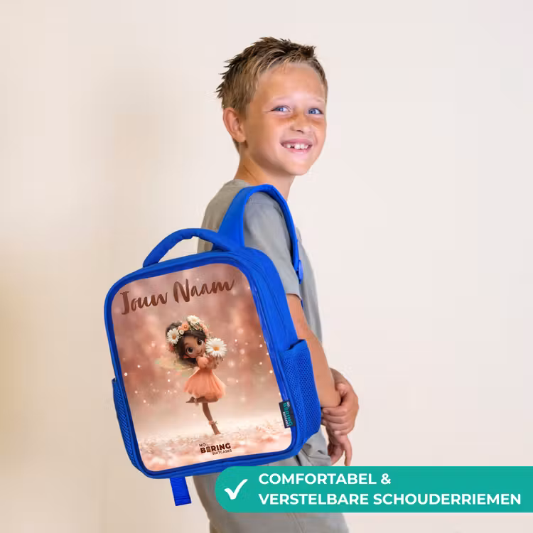 Fee met madeliefjes Kinderrugzak - Blauw middel -sfeer3_NL