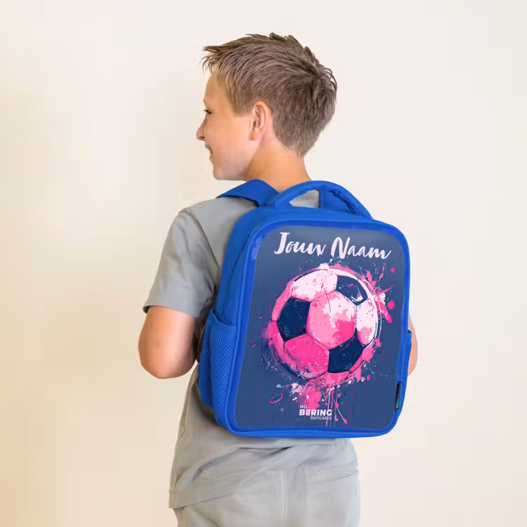 Voetbalvibes - Verf - Roze - Blauw Kinderrugzak - Blauw middel -sfeer2