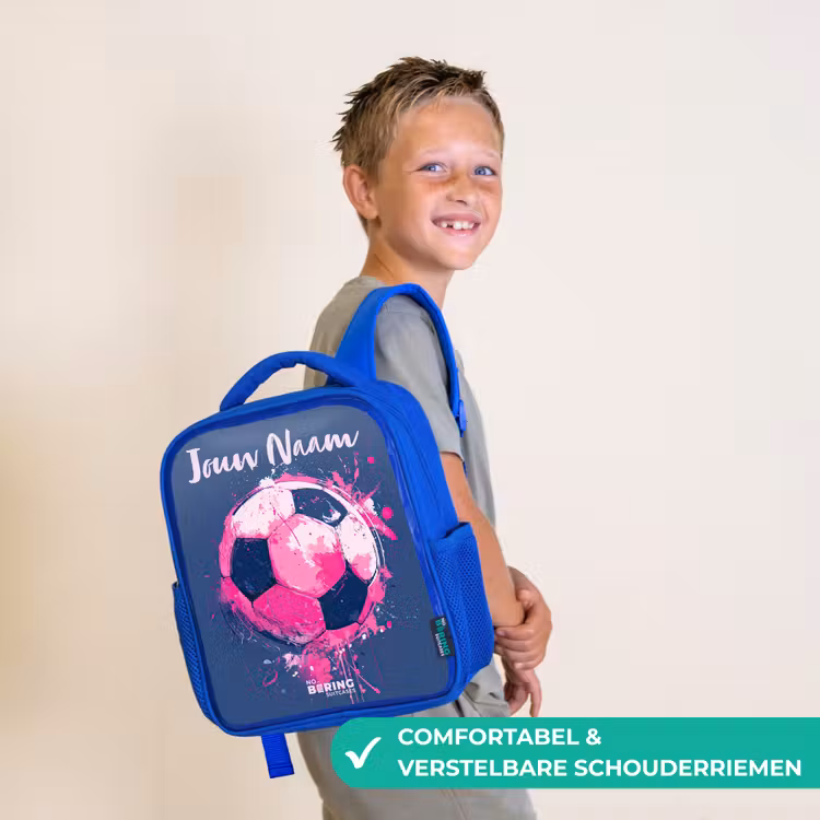 Voetbalvibes - Verf - Roze - Blauw Kinderrugzak - Blauw middel -sfeer3_NL