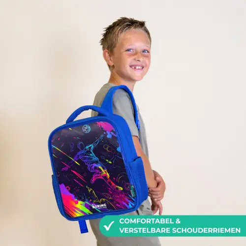 Neon actievolle voetbalspeler Kinderrugzak - Blauw middel -sfeer3_NL