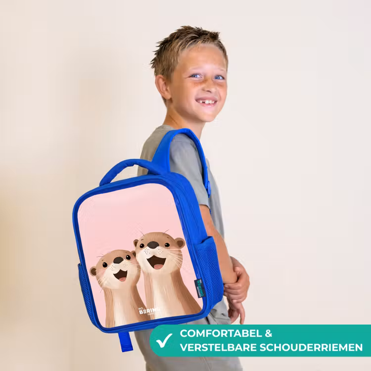 Otters - Lachen - Roze - Illustratie Kinderrugzak - Blauw middel -sfeer3_NL
