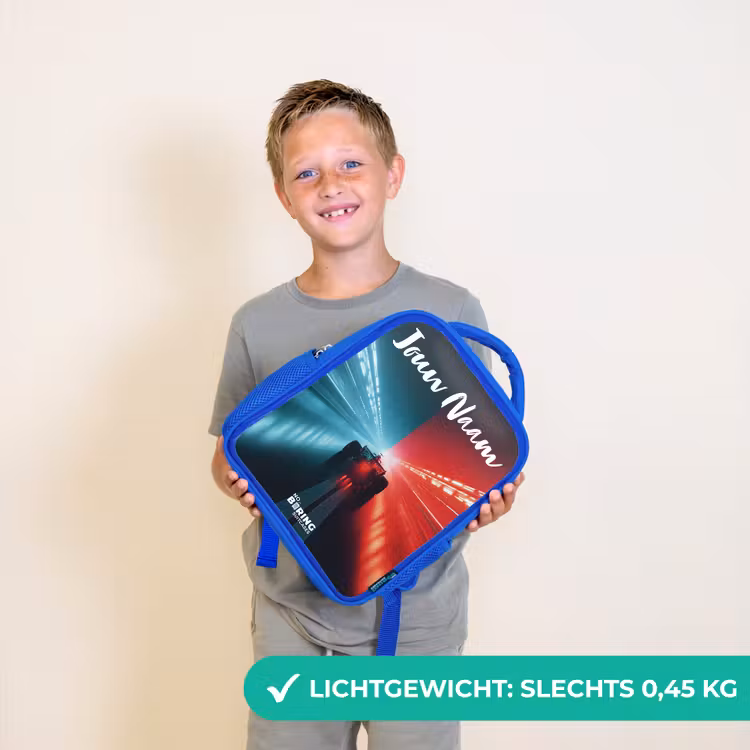 Raceauto - Verlichting - Neon - Rood Kinderrugzak - Blauw middel -sfeer1_NL