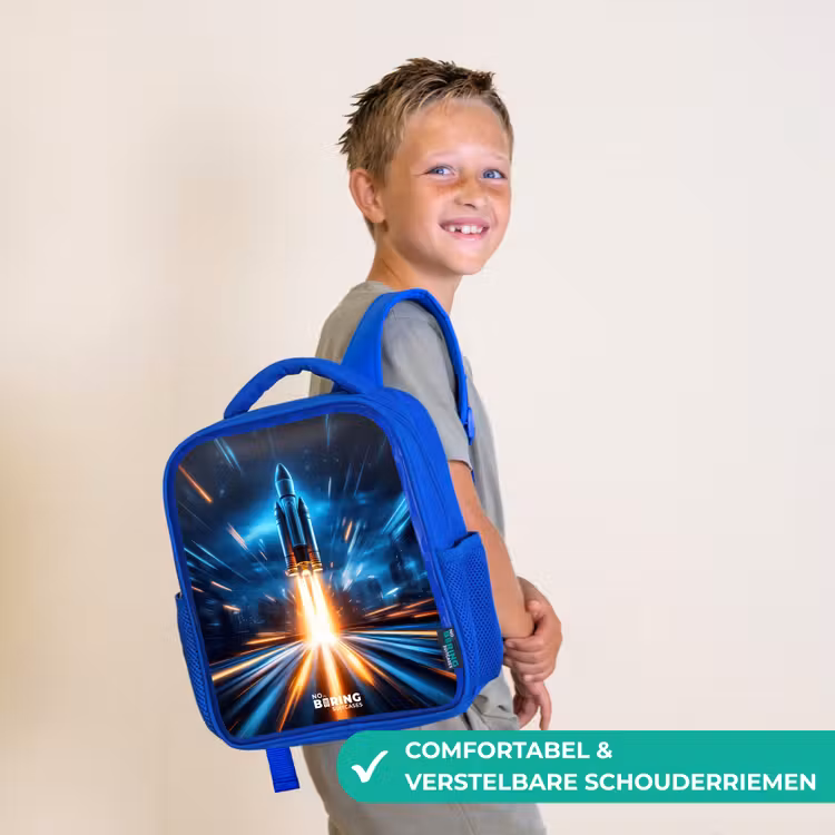 Ruimteraket stijgt op in nachtelijk lichtspektakel Kinderrugzak - Blauw middel -sfeer3_NL