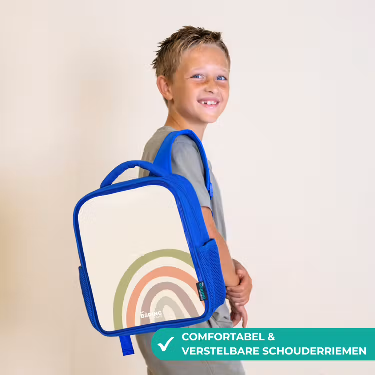 Ruwe regenboog pastel Kinderrugzak - Blauw middel -sfeer3_NL
