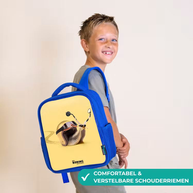 Slak met motorhelm Kinderrugzak - Blauw middel -sfeer3_NL