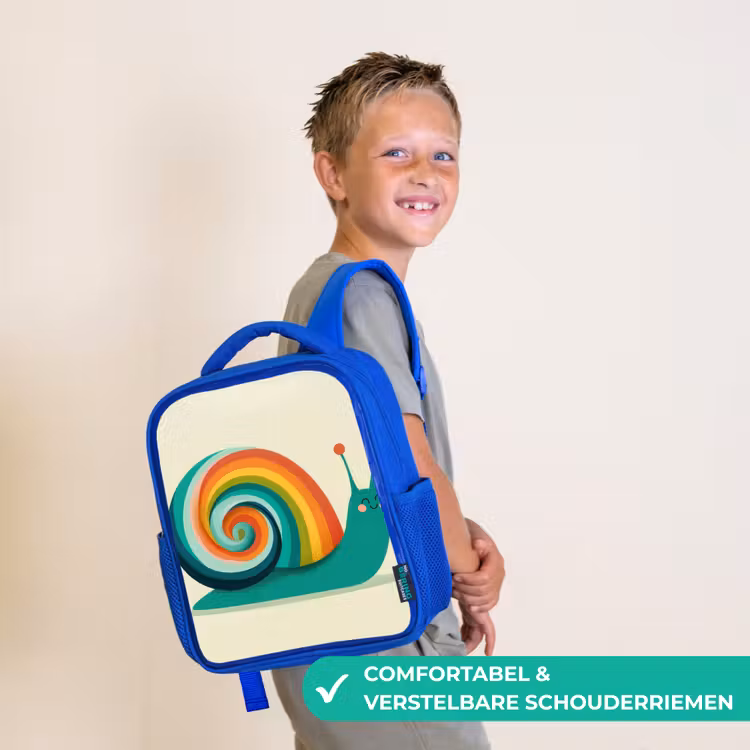 Slak - Regenboogschild - Groen Kinderrugzak - Blauw middel -sfeer3_NL