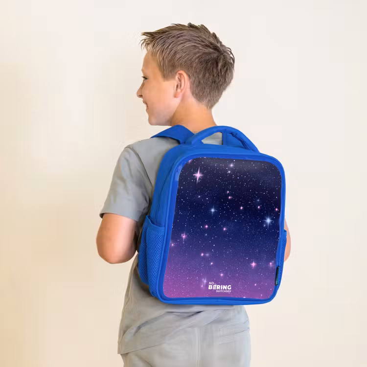 Sterren - Galaxy - Blauw - Roze Kinderrugzak - Blauw middel -sfeer2