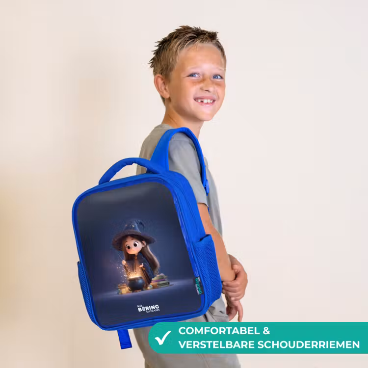Betoverend meisje met ketel Kinderrugzak - Blauw middel -sfeer3_NL
