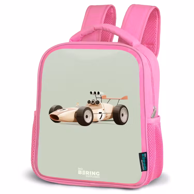 Beige retro raceauto op groen achtergrond Kinderrugzak - Roze middel -schuin