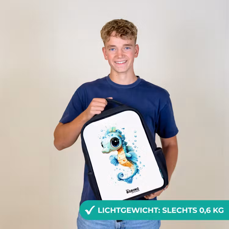 Blauw zeepaardje met grote ogen en luchtbellen Rugzak - Zwart middel -sfeer7_NL
