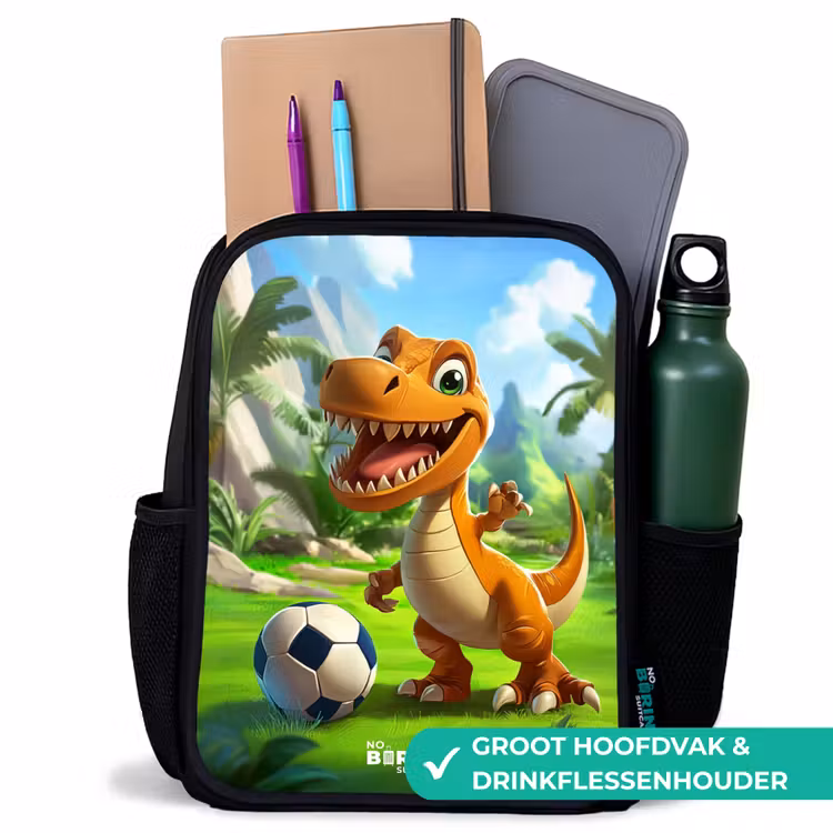 Dino met een voetbal in groen landschap Rugzak - Zwart middel -inhoud_NL