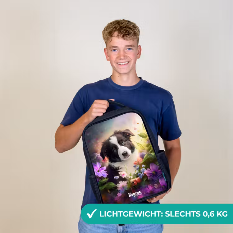 Hond met blauwe ogen in een veld Rugzak - Zwart middel -sfeer7_NL
