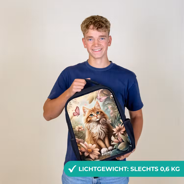 Kat in bloemenveld met roze vlinders. Rugzak - Zwart middel -sfeer7_NL