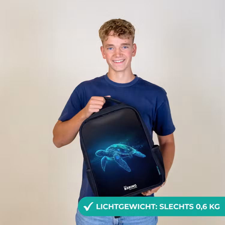 Lichtgevende schildpad in digitale oceaan Rugzak - Zwart middel -sfeer7_NL