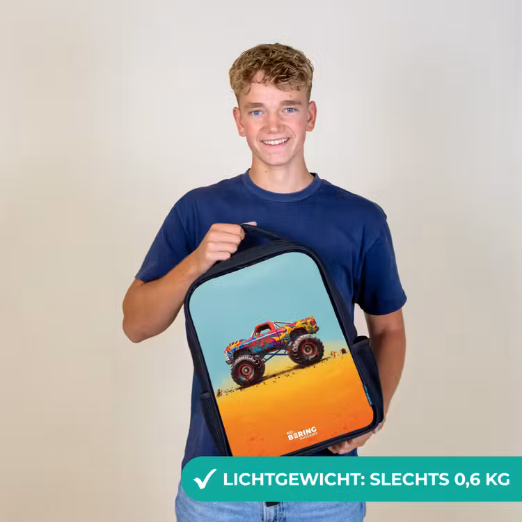 Monstertruck met Graffiti Print in het Zand Rugzak - Zwart middel -sfeer7_NL