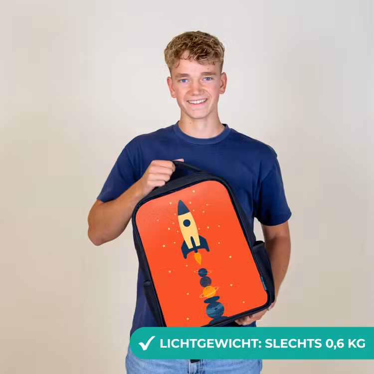 Raket - Planeten - Rood Rugzak - Zwart middel -sfeer7_NL