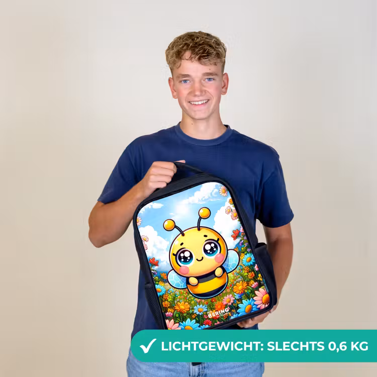 Schattige bij tussen de bloemen Rugzak - Zwart middel -sfeer7_NL