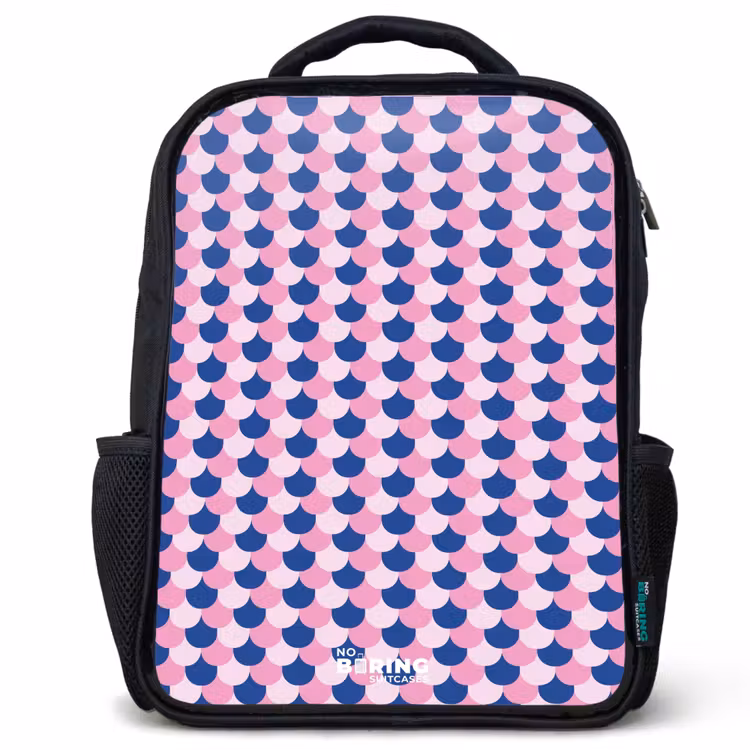 Schubben - Patroon - Blauw - Roze Rugzak - Zwart middel -3d