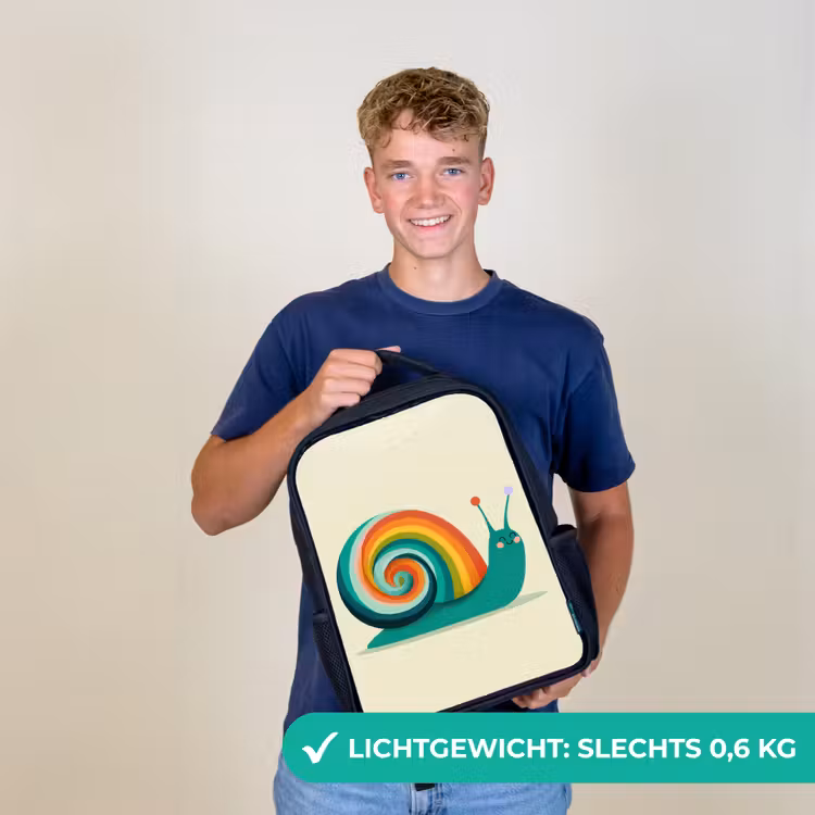 Slak - Regenboogschild - Groen Rugzak - Zwart middel -sfeer7_NL