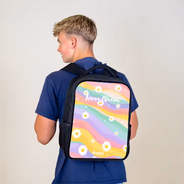 Madeliefjes op regenboogachtergrond Rugzak - Zwart middel -sfeer8