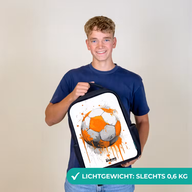 Voetbal - Verf - Oranje Rugzak - Zwart middel -sfeer7_NL
