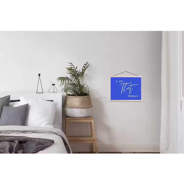 Blauw - I am that woman - Sierlijk - Minimalistisch textielposter latten blank klein -woonkamer