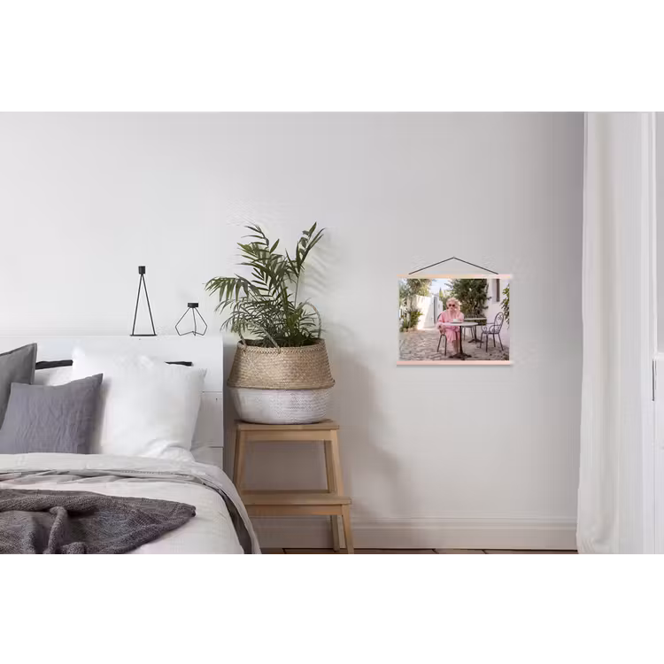 Ochtendjas - Krulspelden - Roze textielposter latten blank klein -woonkamer