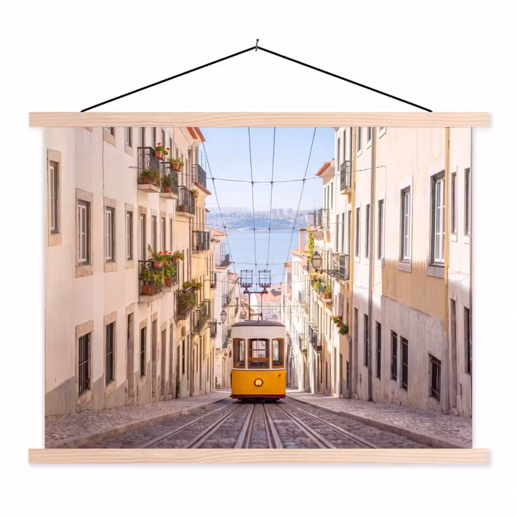 Tram - Straat - Stad - Architectuur - Geel textielposter latten blank klein -3d