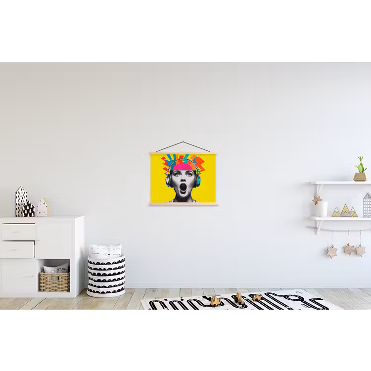 Vrouw - Koptelefoon - Geel textielposter latten blank klein -kinderkamer