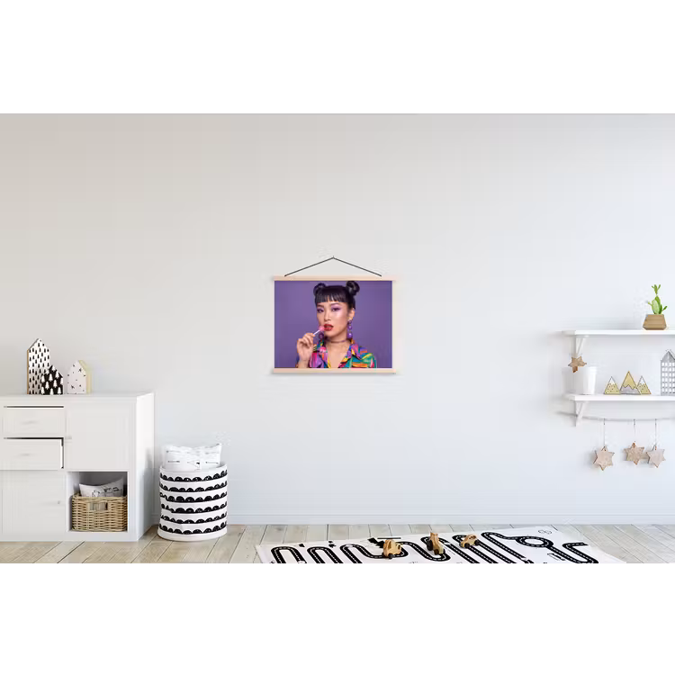 Vrouw - Portret - Make-up - Paars - Levendig textielposter latten blank klein -kinderkamer