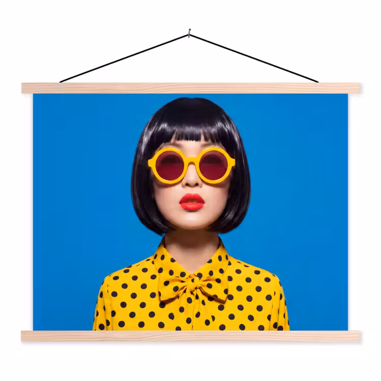 Vrouw - Zonnebril - Pop Art - Portret - Geel textielposter latten blank klein -3d