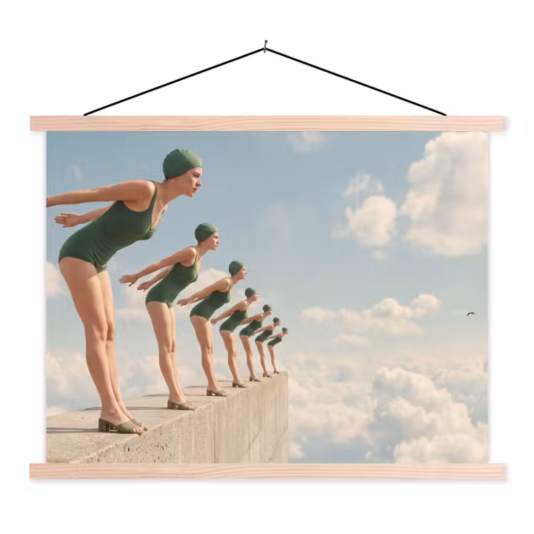 Schoolplaat - Vrouwen - Duikhouding - Wolken - Vrouwen - Duikhouding - Wolken textielposter latten blank klein