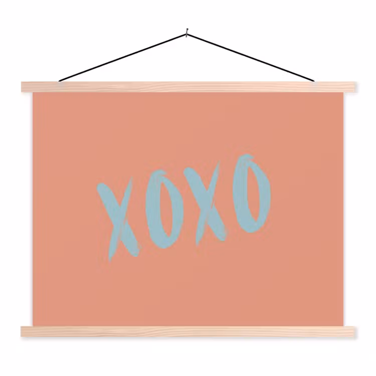 XOXO - Blauw - Perzikkleur textielposter latten blank klein -3d