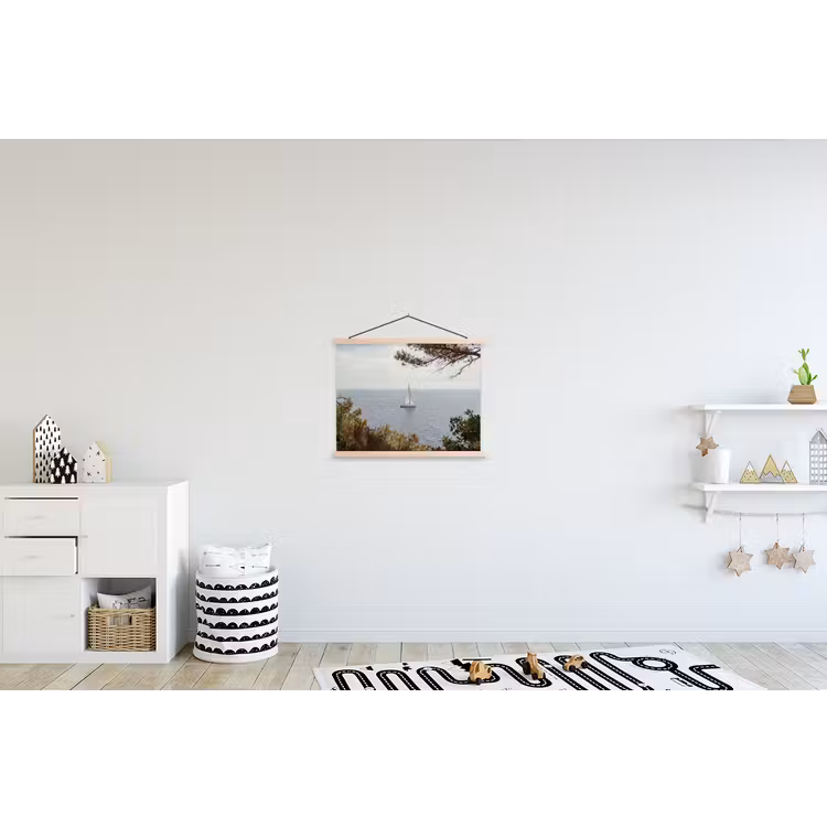 Schoolplaat - Zeilboot - bomen - water - Zeilboot - bomen - water textielposter latten blank klein